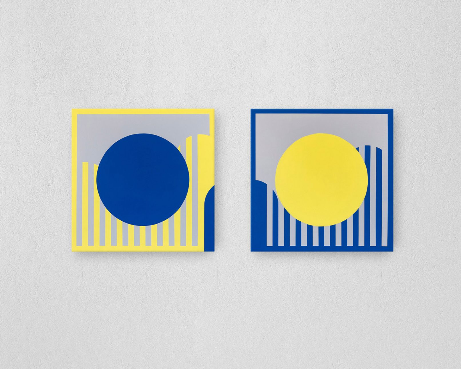 Circle and parallel lines, completed in 2019 with acrylic paints on a 60 x 60 cm canvas.